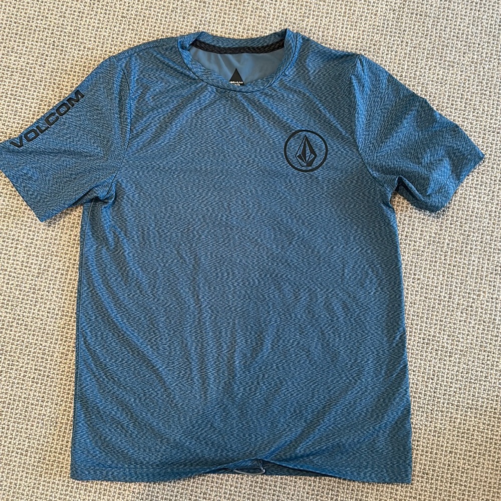 Volcom short sleeve swim shirt